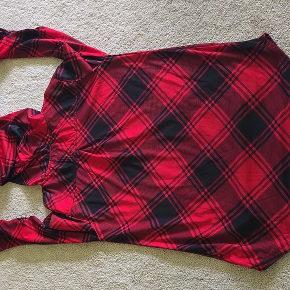 Red and Black Plaid Hooded Shirt - Picture 5 of 8